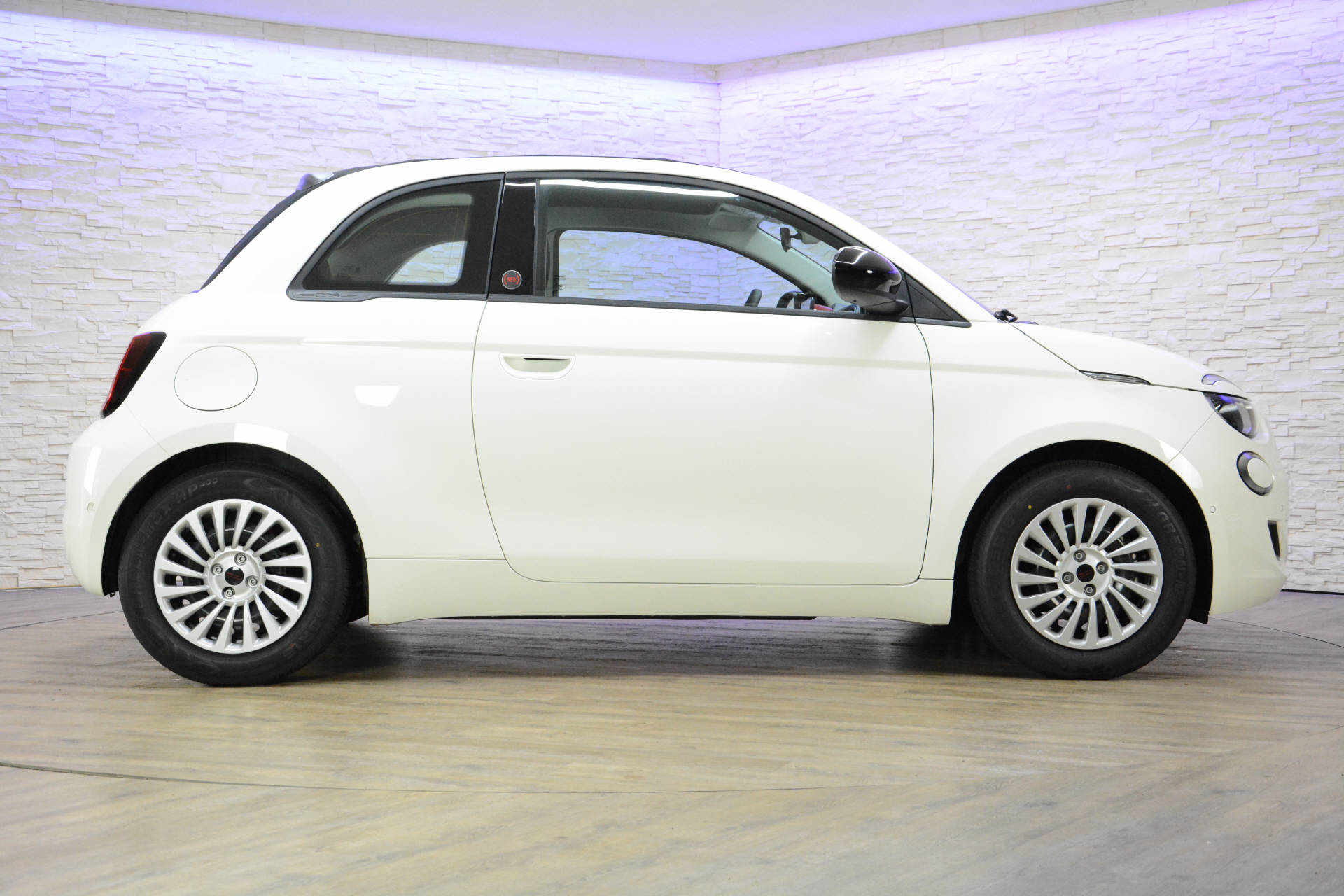 FIAT 500 Red Komfortpaket-image-3