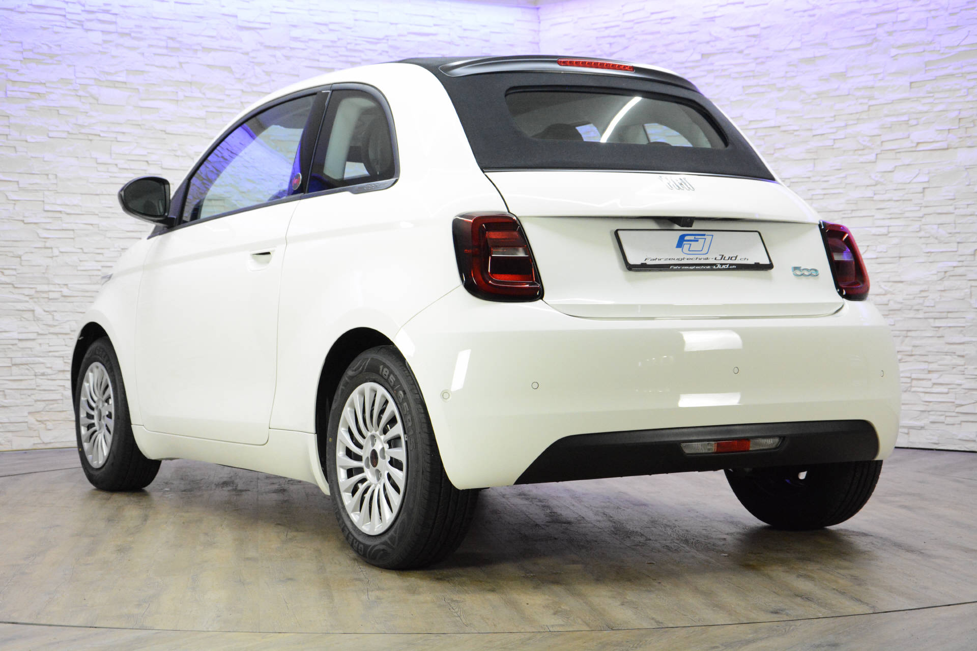 FIAT 500 Red Komfortpaket-image-5