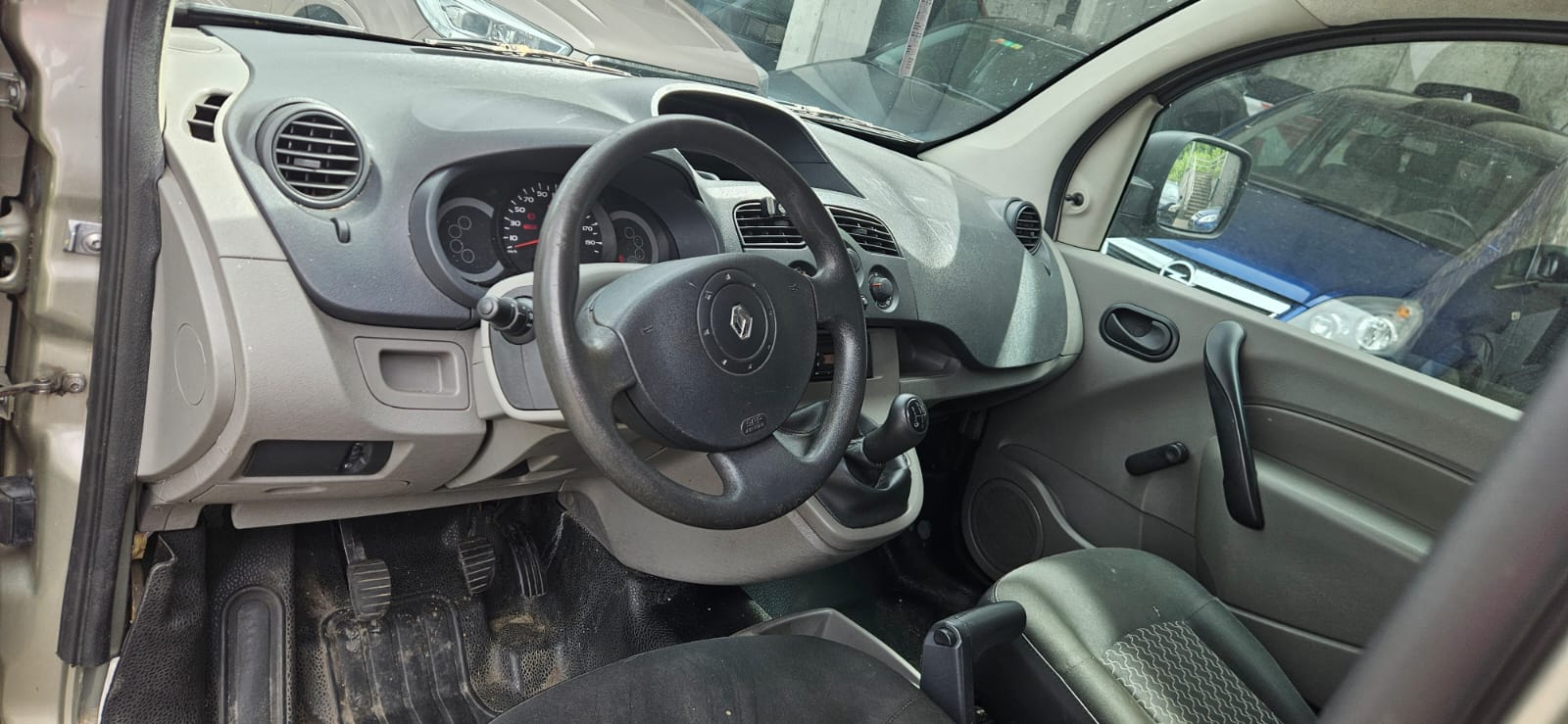 RENAULT Kangoo dCi 85 Business-image-7