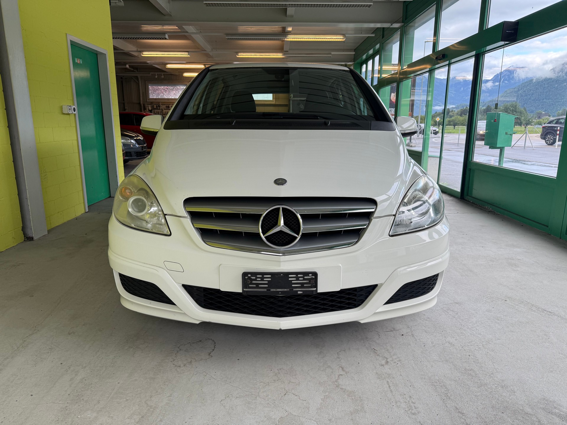 MERCEDES-BENZ B 200-image-2