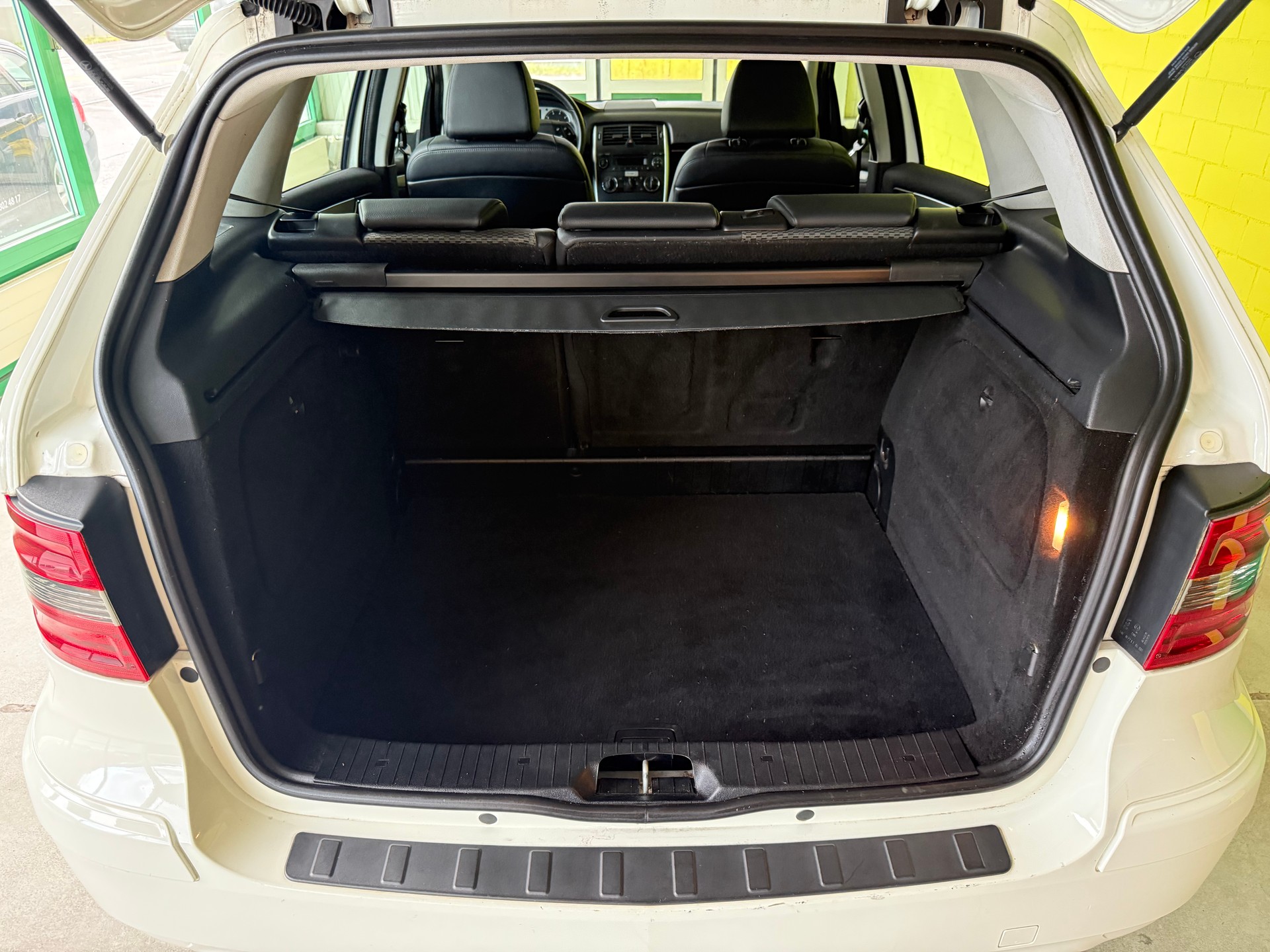 MERCEDES-BENZ B 200-image-15