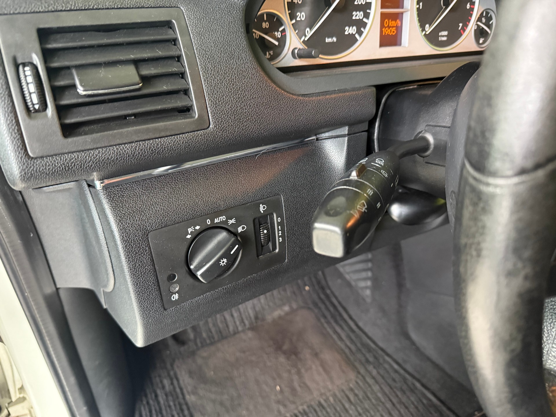 MERCEDES-BENZ B 200-image-11