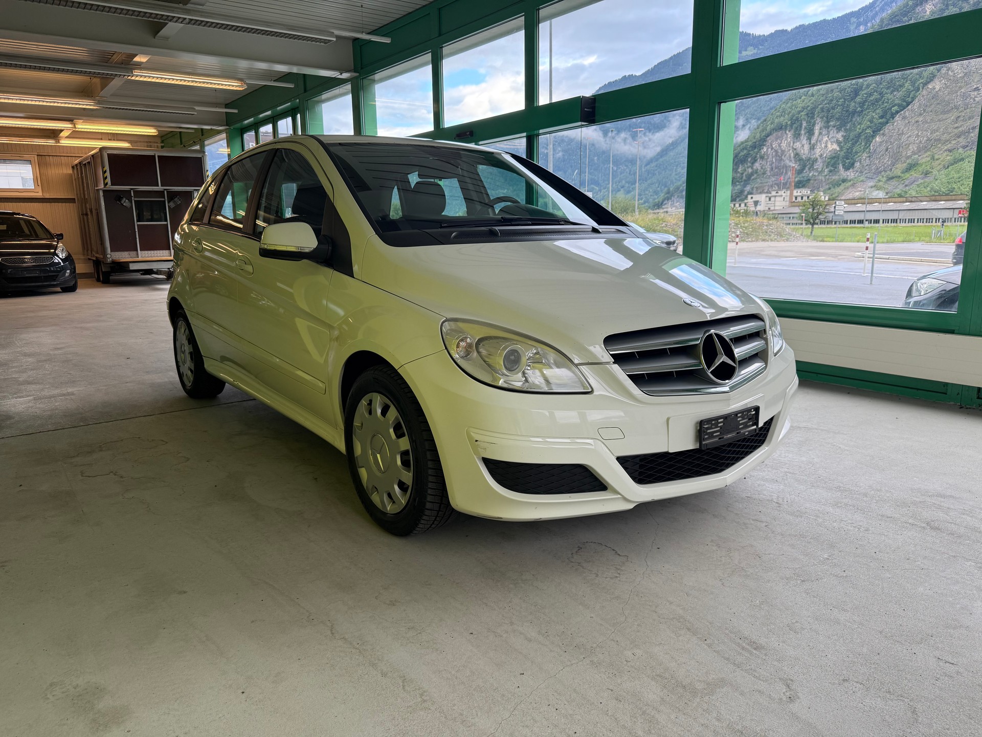 MERCEDES-BENZ B 200-image-3