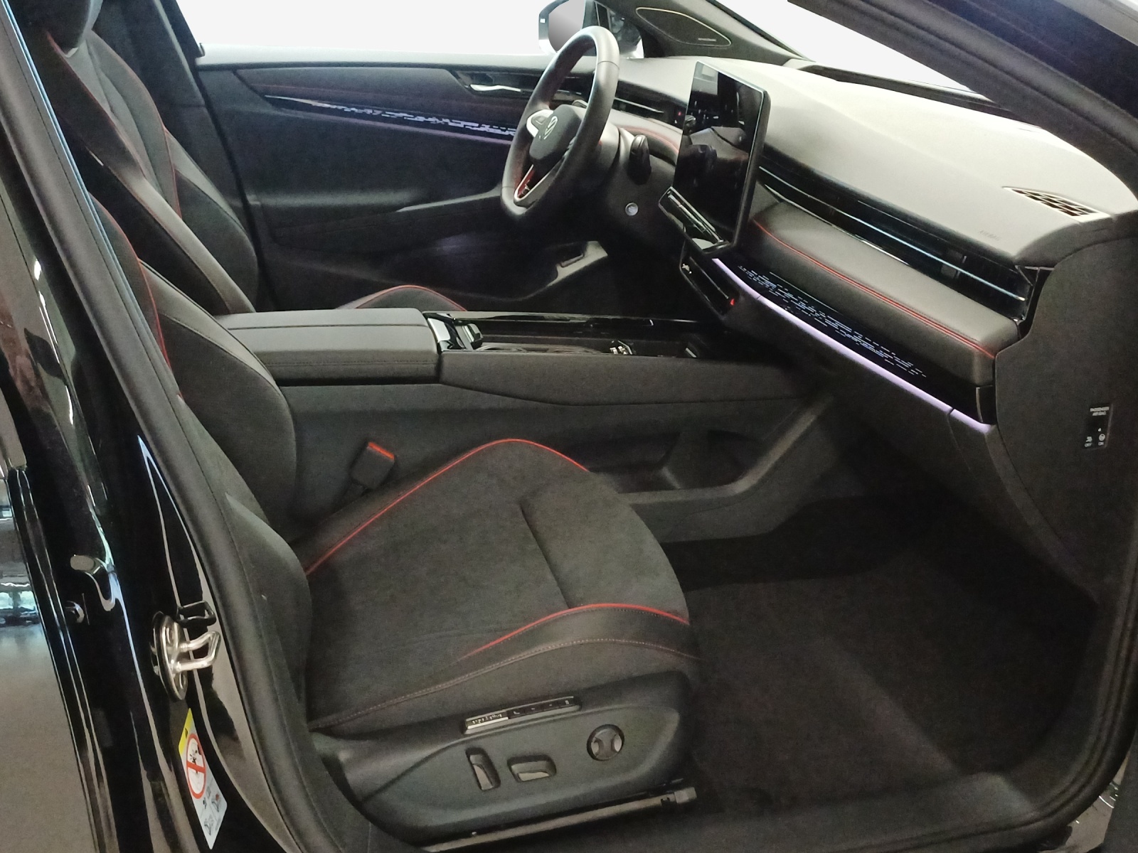 VW ID.7 Tourer GTX 86 kWh GTX 4 Motion-image-15