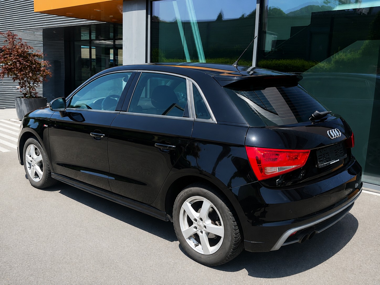 AUDI A1 Sportback Sport 1.4 TFSI Ambition S-Tronic-showroom-element-1