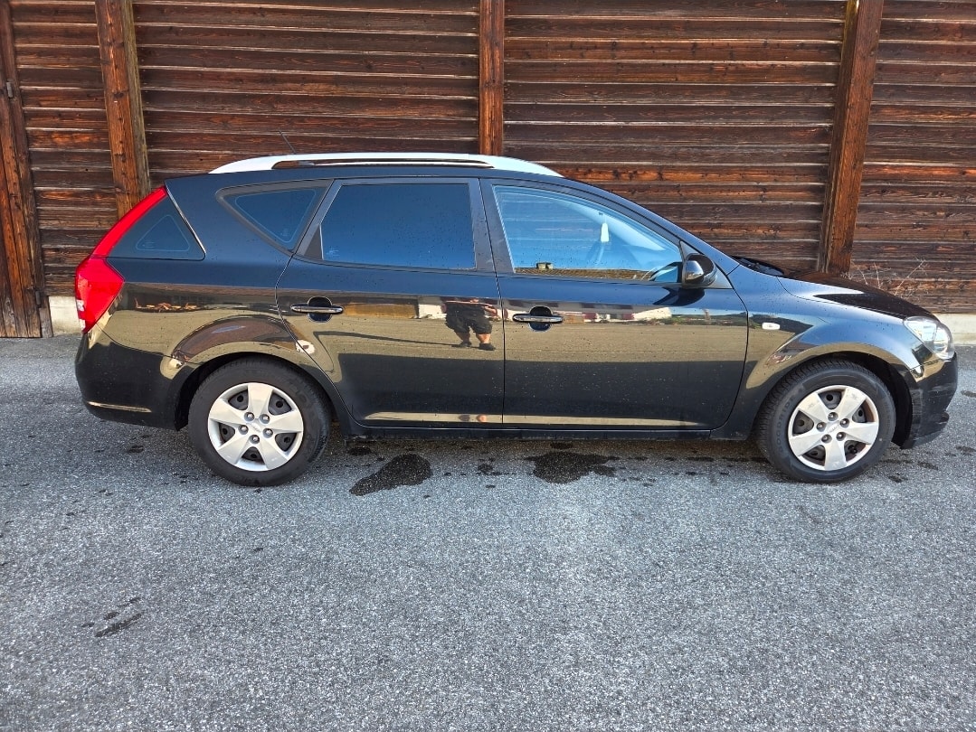 KIA Cee'd Sporty Wagon 1.4 16V _seven-image-4
