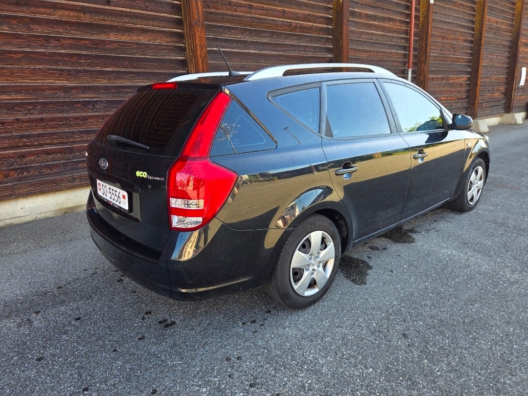KIA Cee'd Sporty Wagon 1.4 16V _seven-image-3