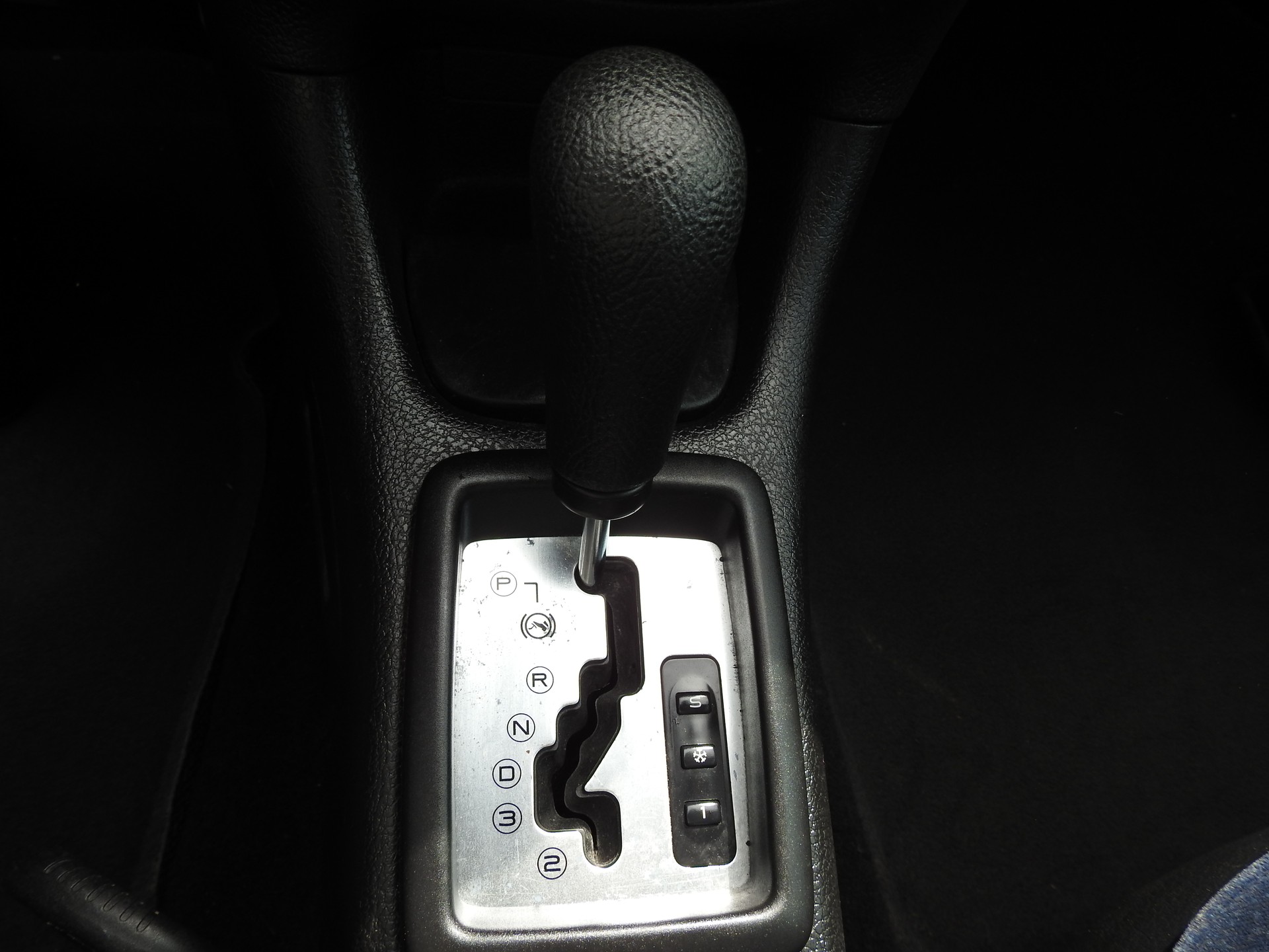 PEUGEOT 206 1.6 16V XT-image-12