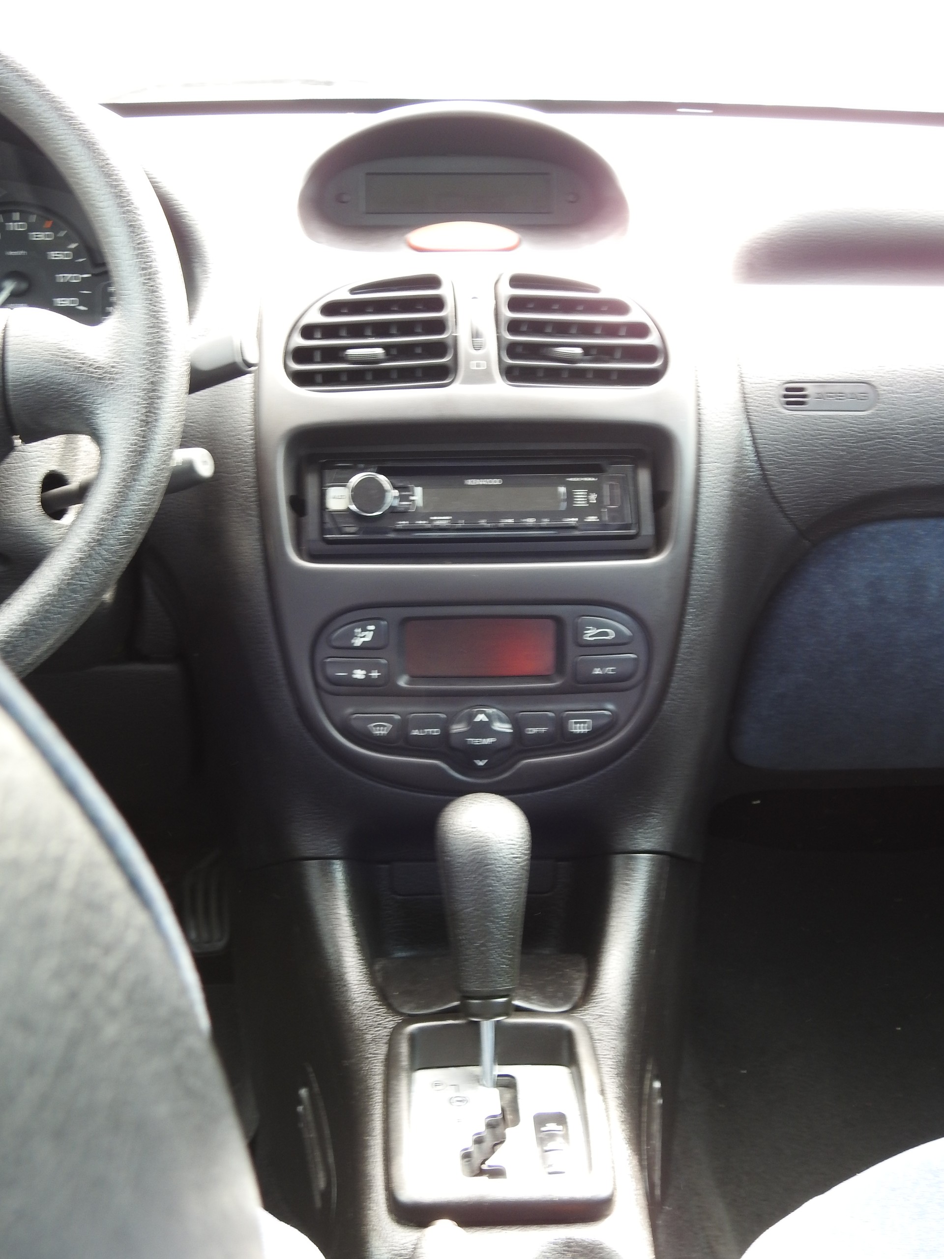 PEUGEOT 206 1.6 16V XT-image-11