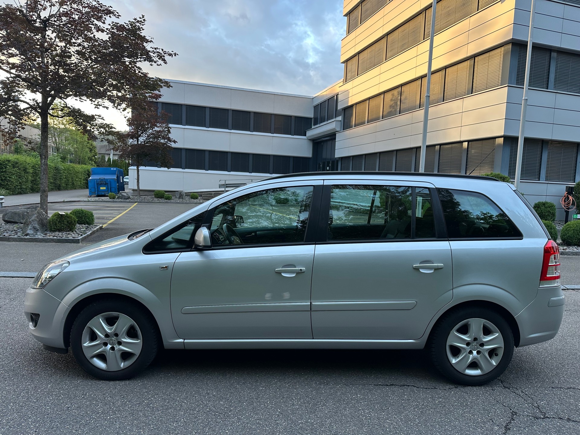 OPEL Zafira 1.8i 16V Enjoy-image-4