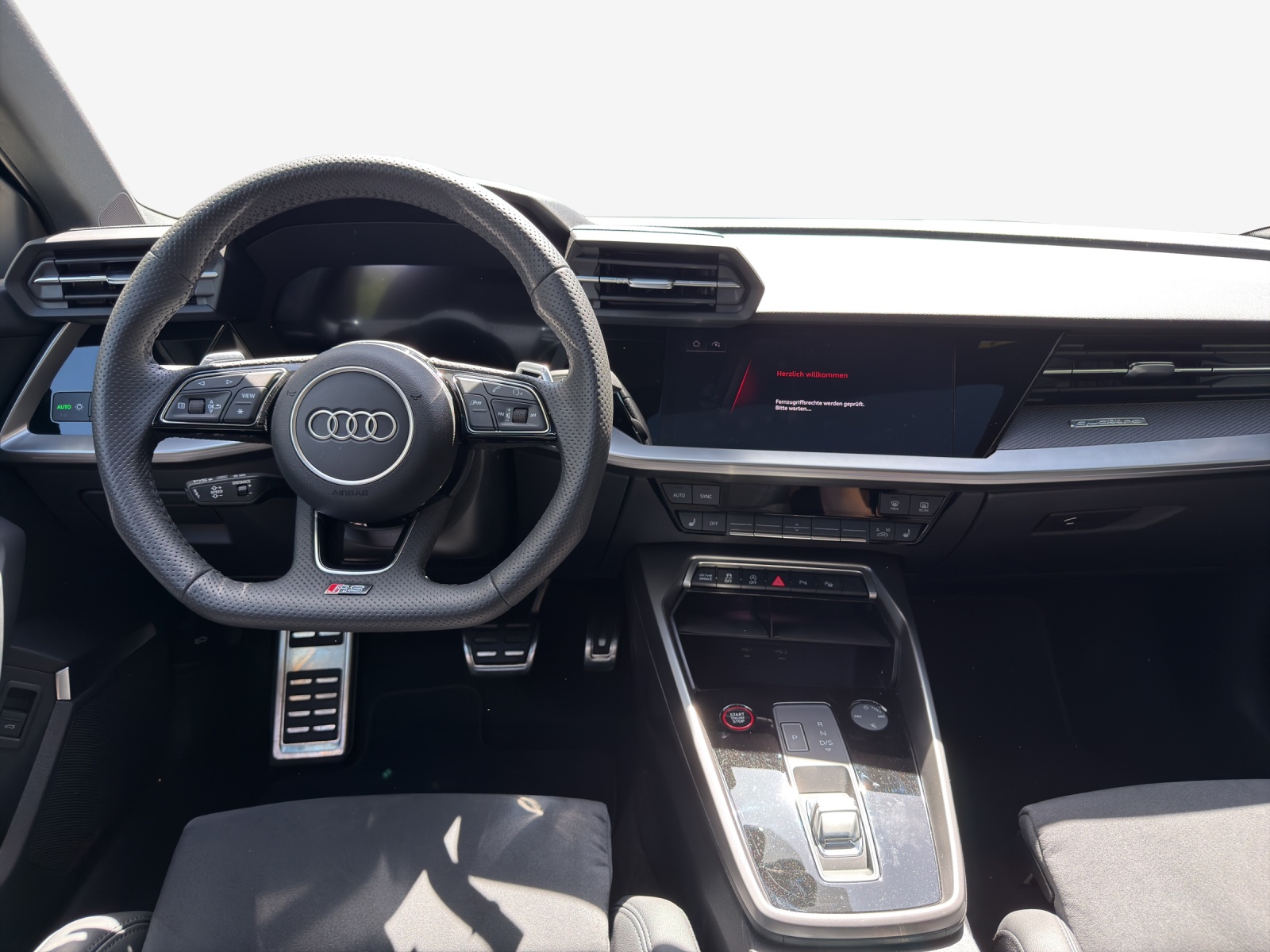 AUDI RS3 Limousine 2.5 TSI quattro S-tronic-image-8