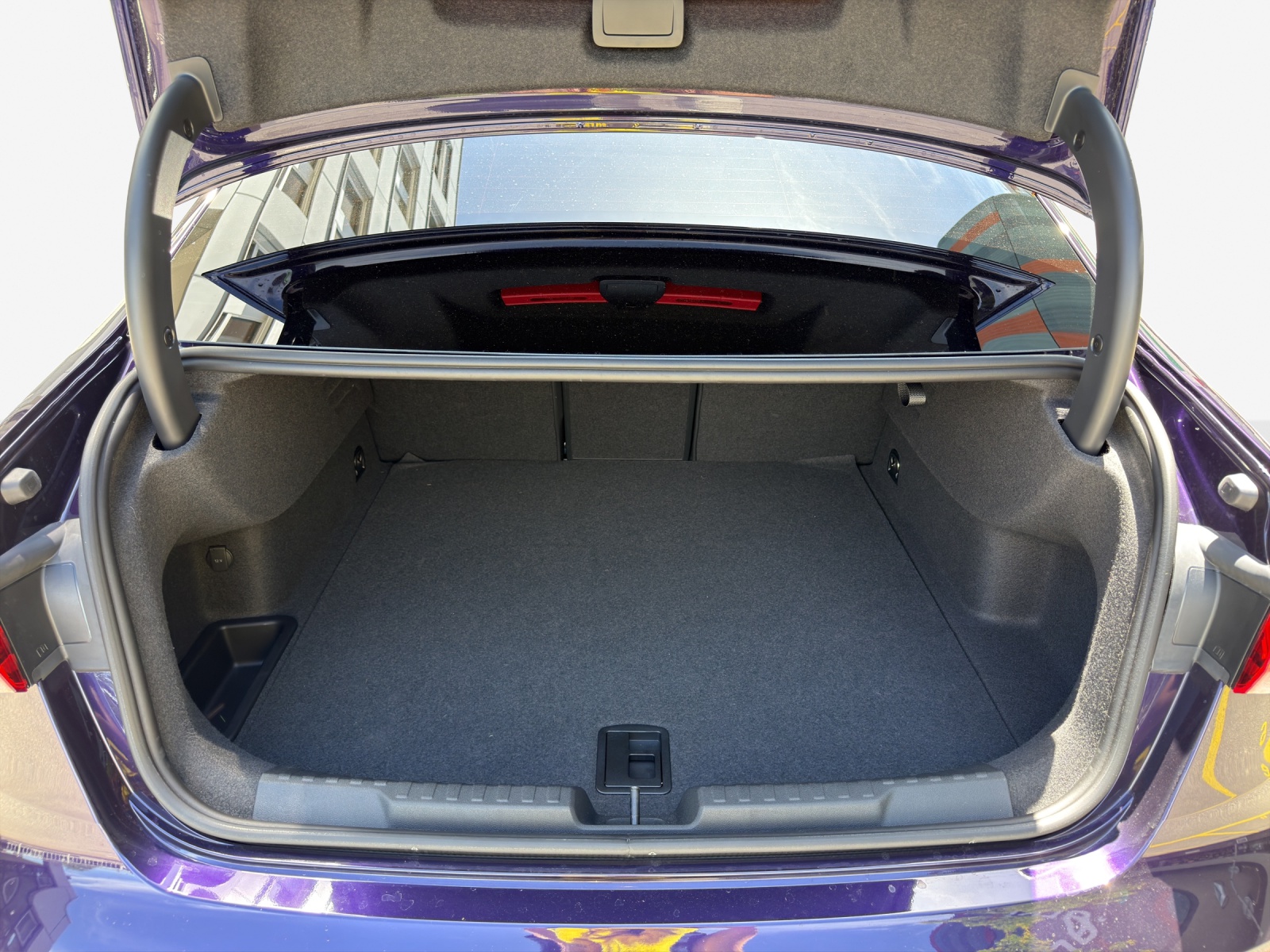 AUDI RS3 Limousine 2.5 TSI quattro S-tronic-image-12