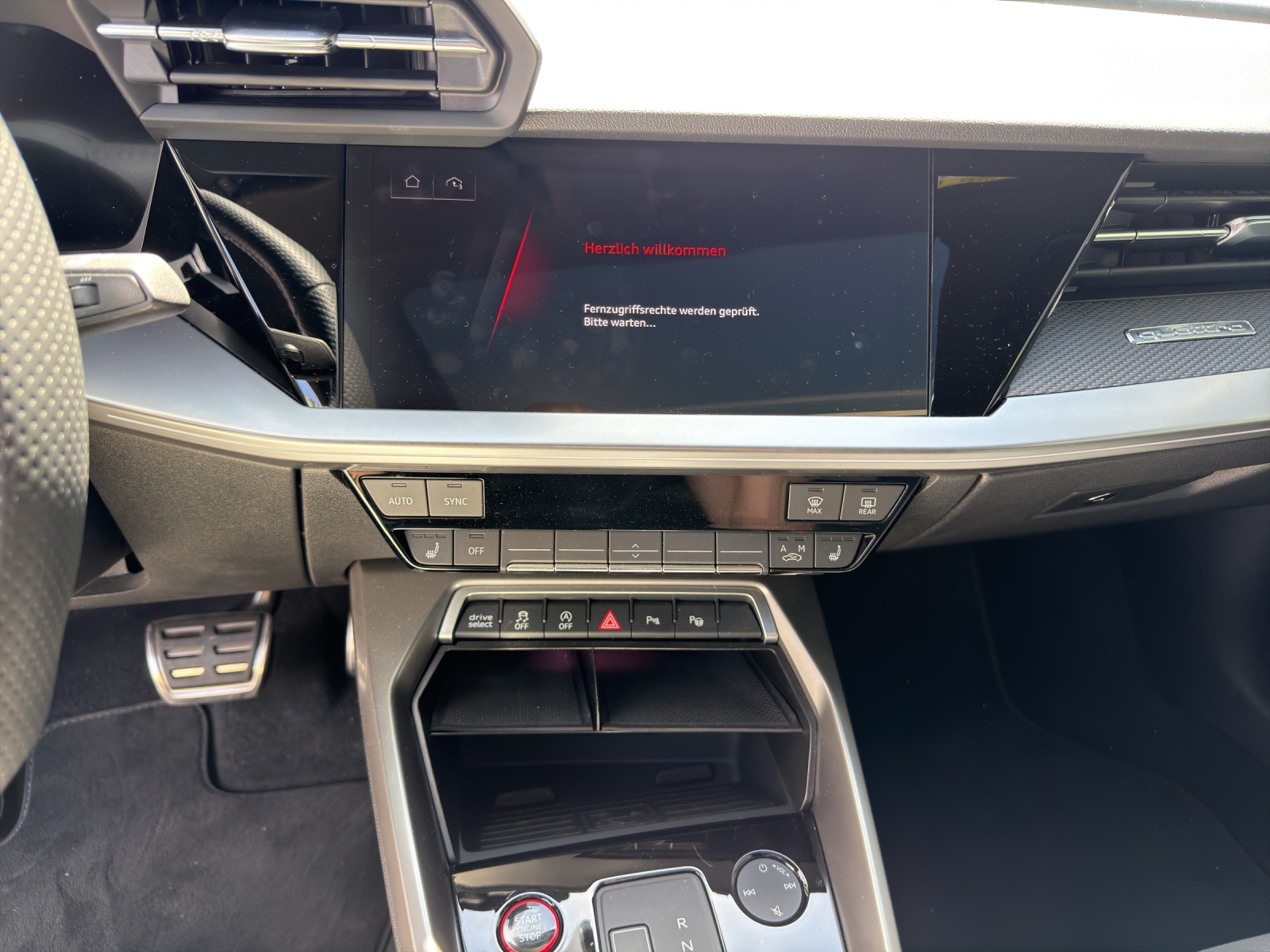 AUDI RS3 Limousine 2.5 TSI quattro S-tronic-image-10