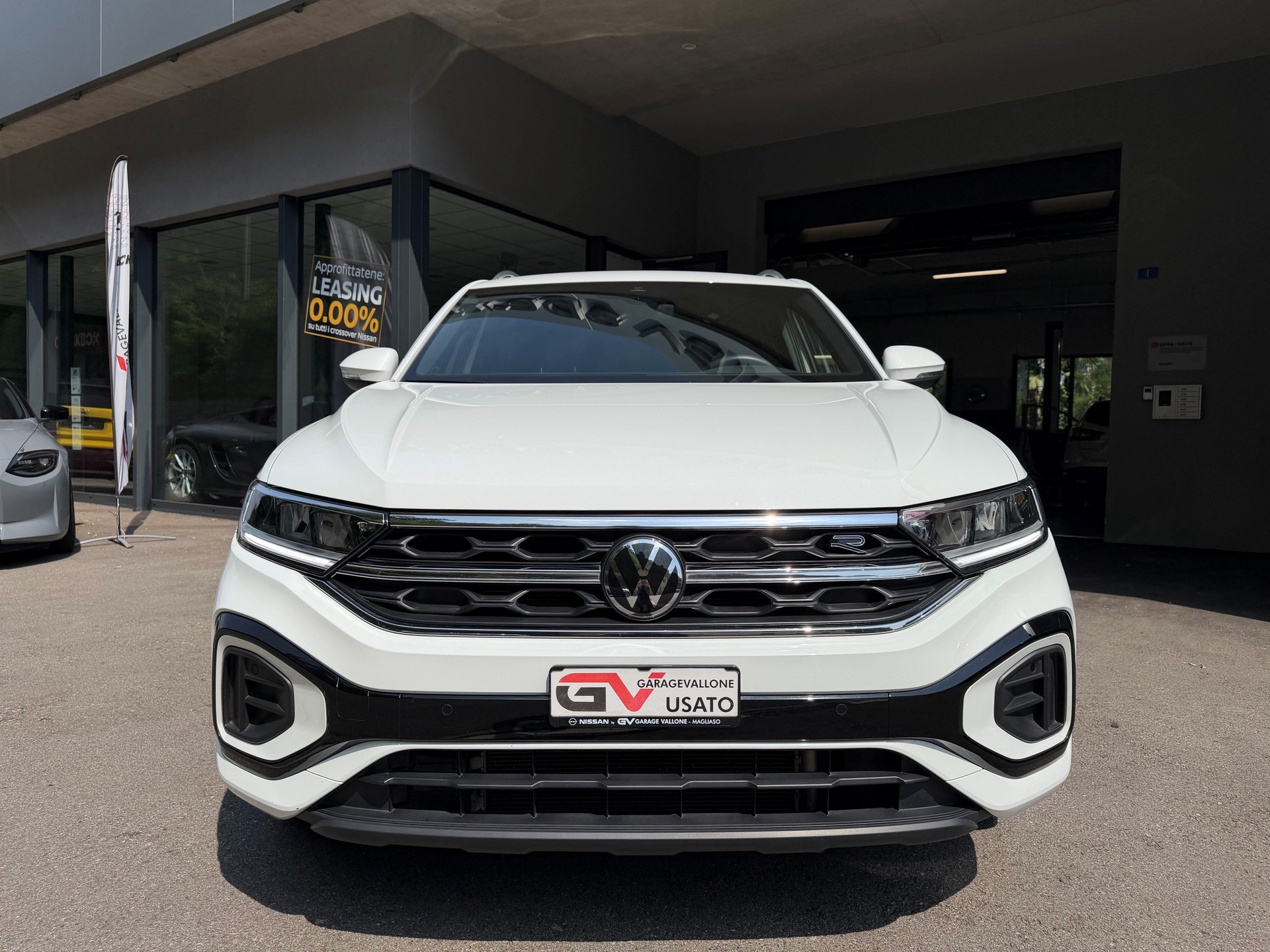 VW T-Roc 2.0 TSI R-Line DSG 4Motion-image-4