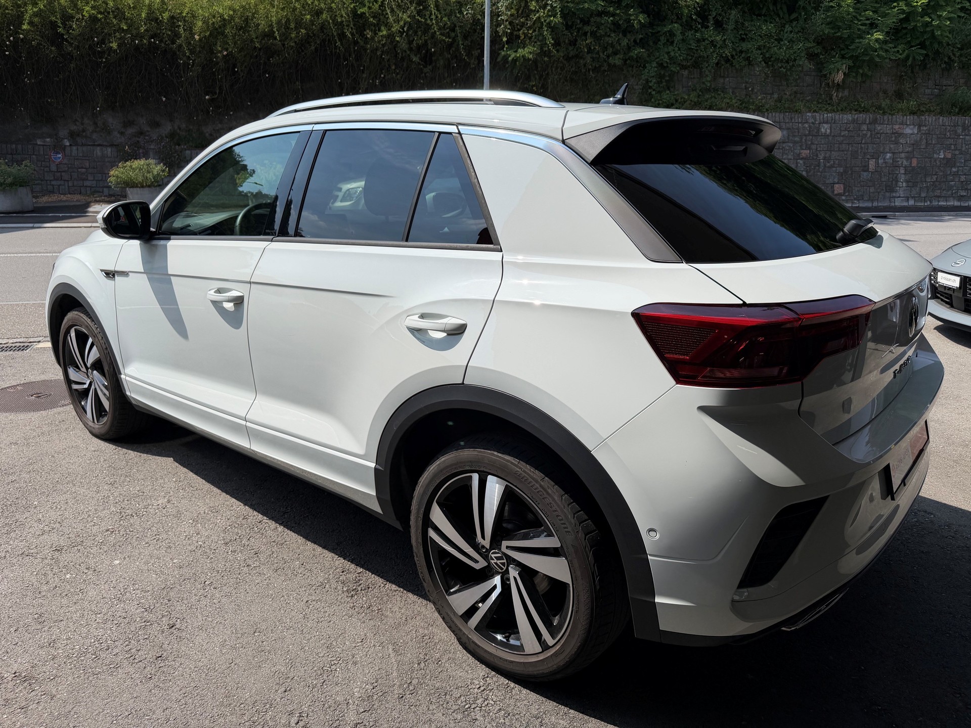 VW T-Roc 2.0 TSI R-Line DSG 4Motion-image-3