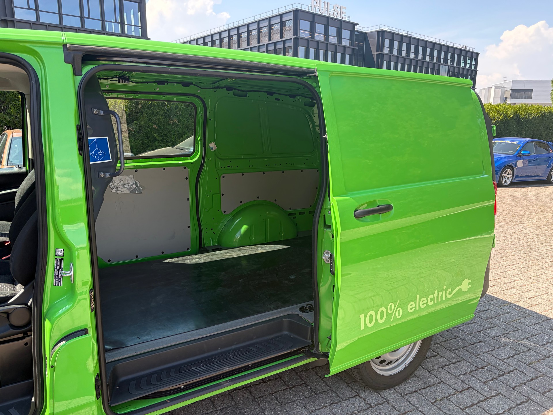 MERCEDES-BENZ eVito 112 Extralang - 60kWh- 314 kms-image-14