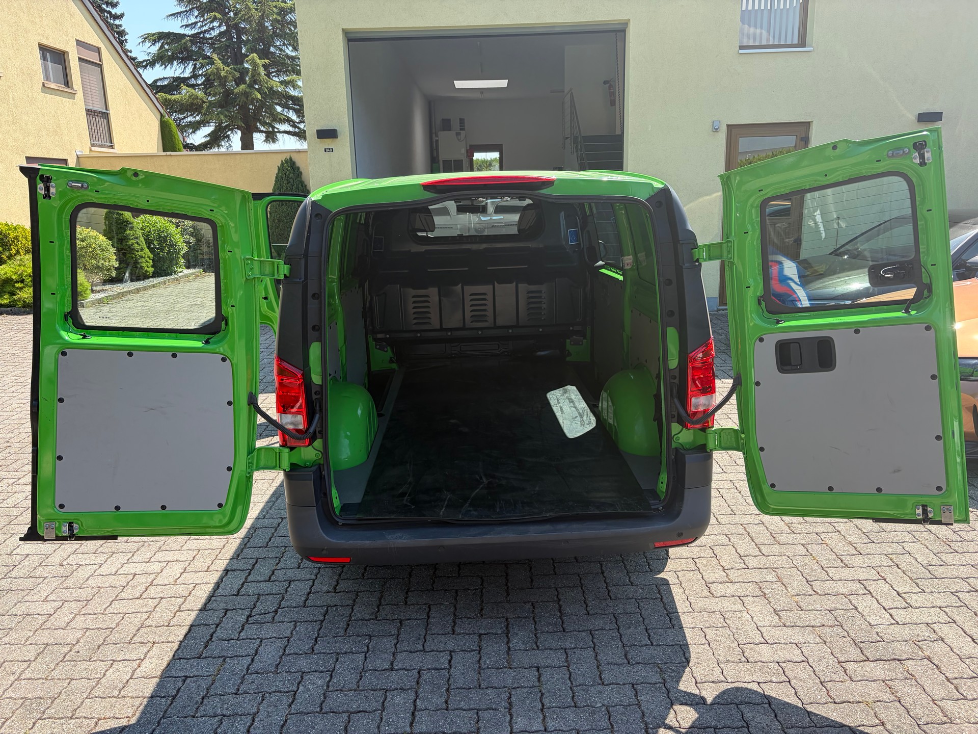 MERCEDES-BENZ eVito 112 Extralang - 60kWh- 314 kms-image-15