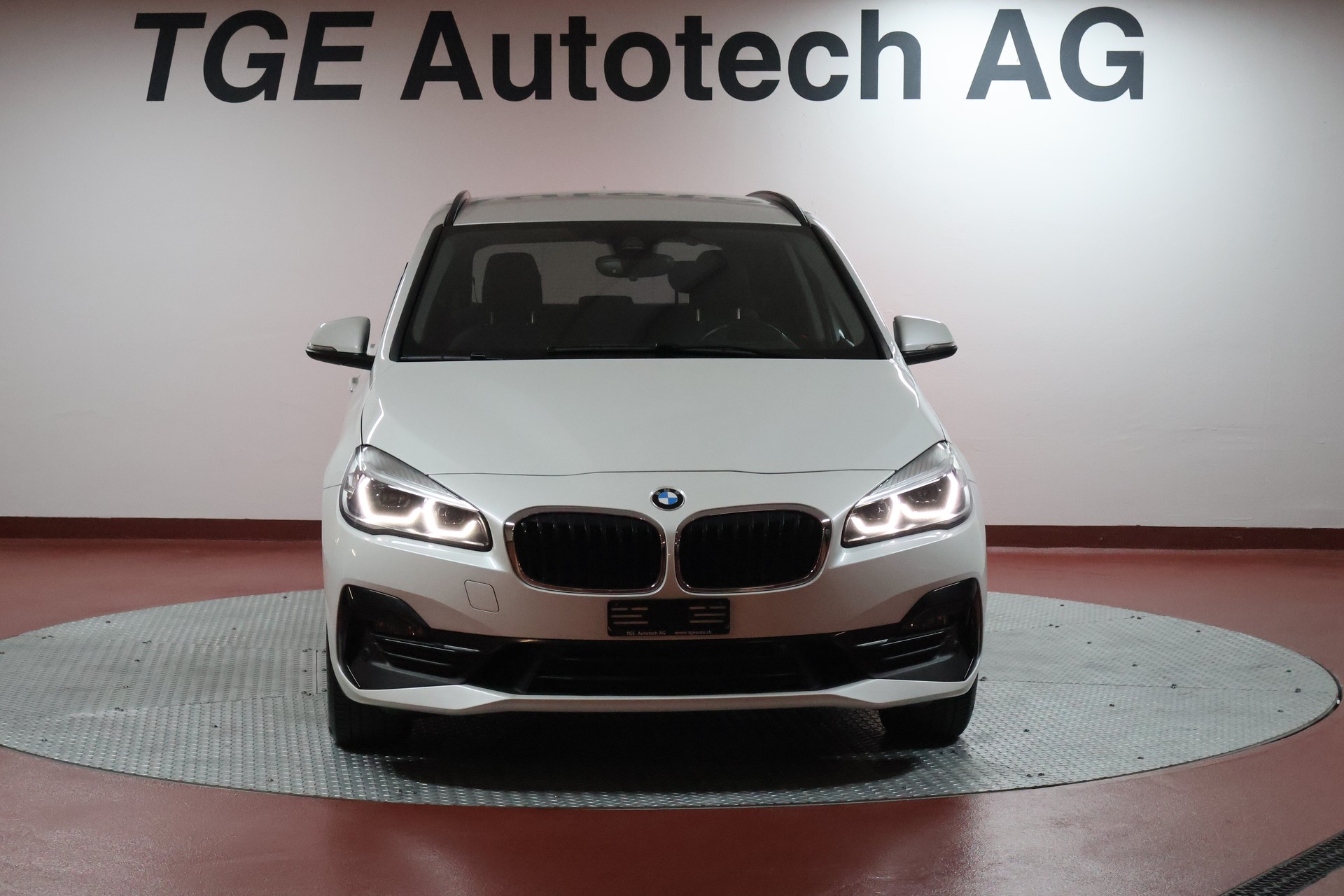 BMW 218d xDrive Active Tourer Steptronic Sport Line-image-1