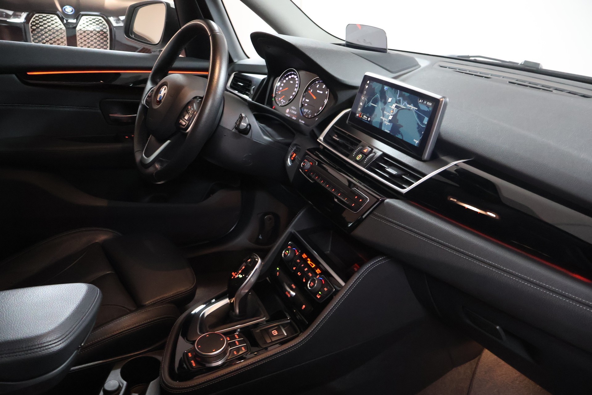 BMW 218d xDrive Active Tourer Steptronic Sport Line-image-10