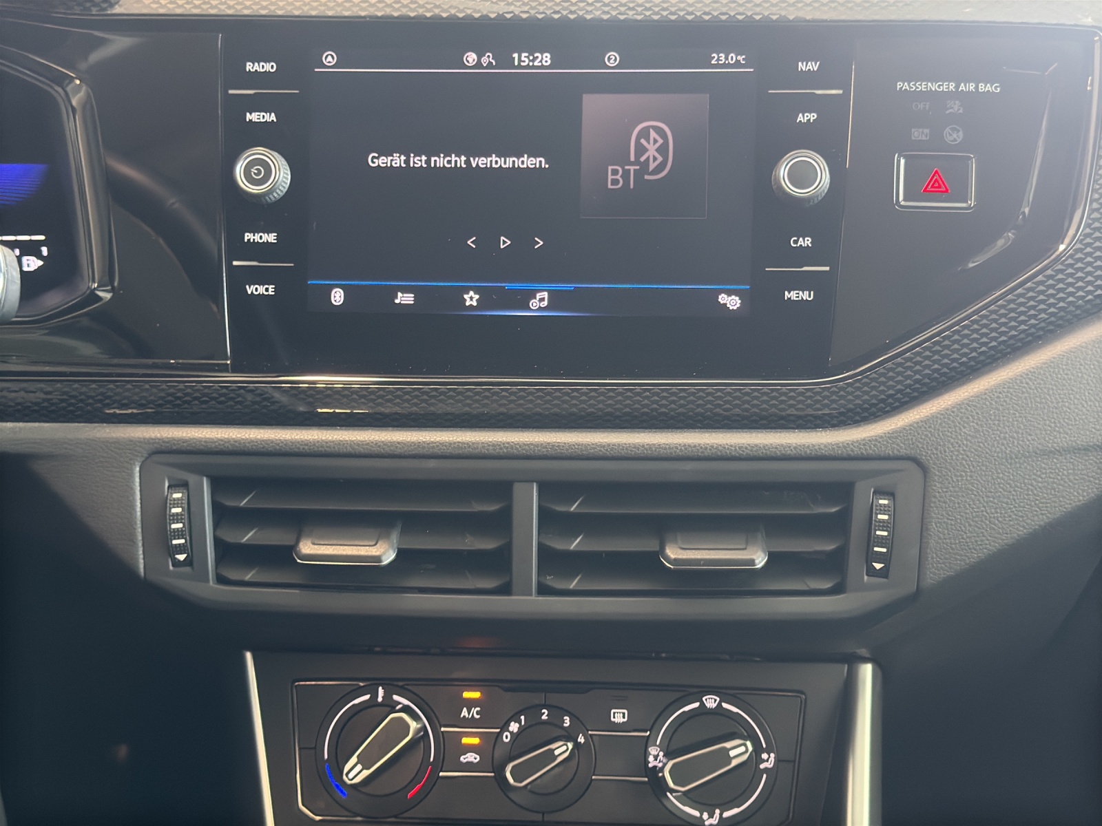 VW Taigo 1.0 TSI Life DSG-image-10