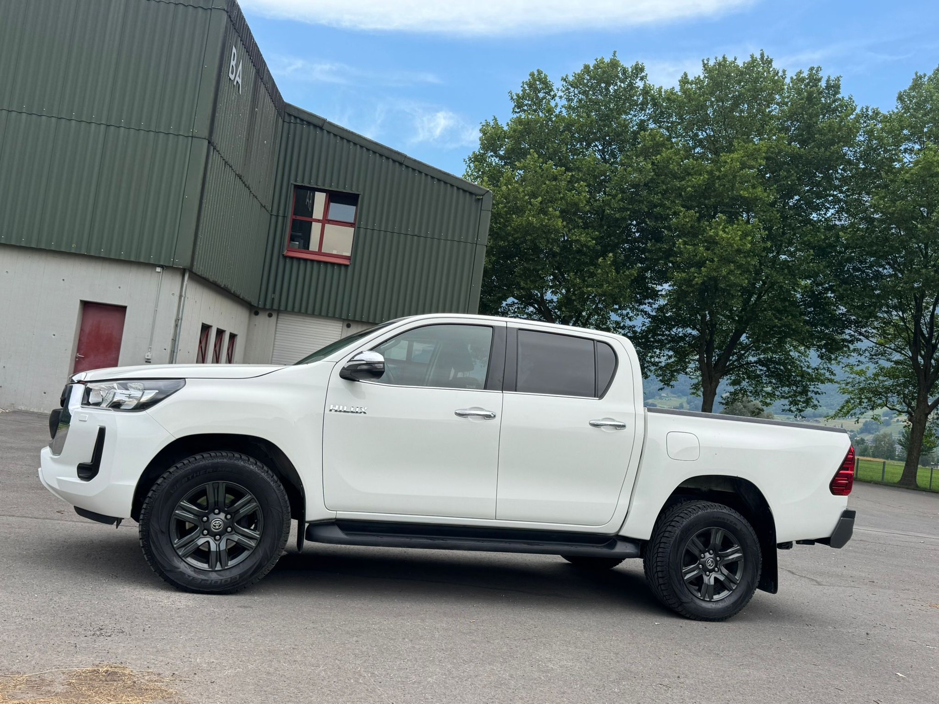 TOYOTA Hilux 2.4D-4D Style Double Cab 4x4 A-image-4