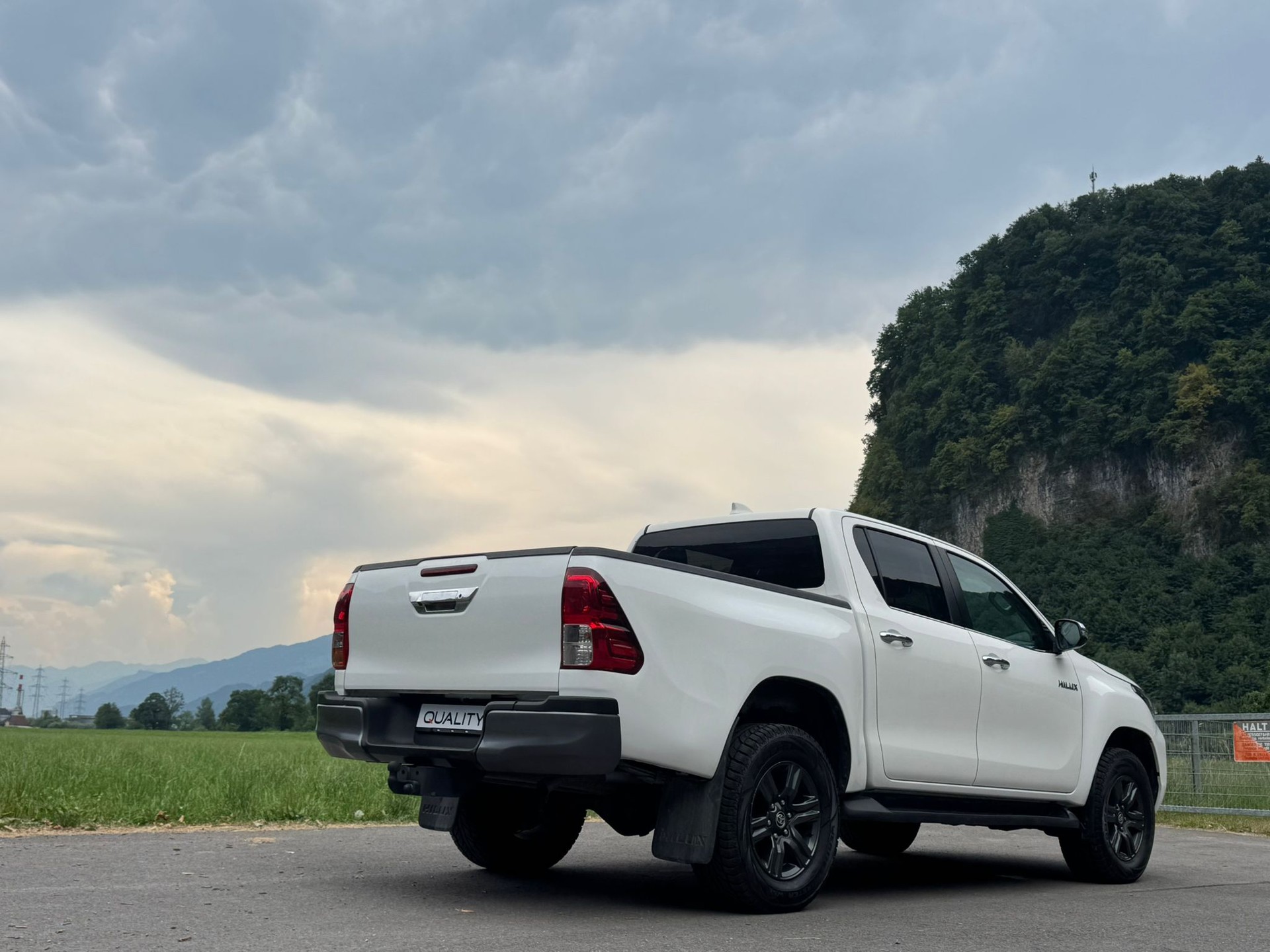 TOYOTA Hilux 2.4D-4D Style Double Cab 4x4 A-image-6