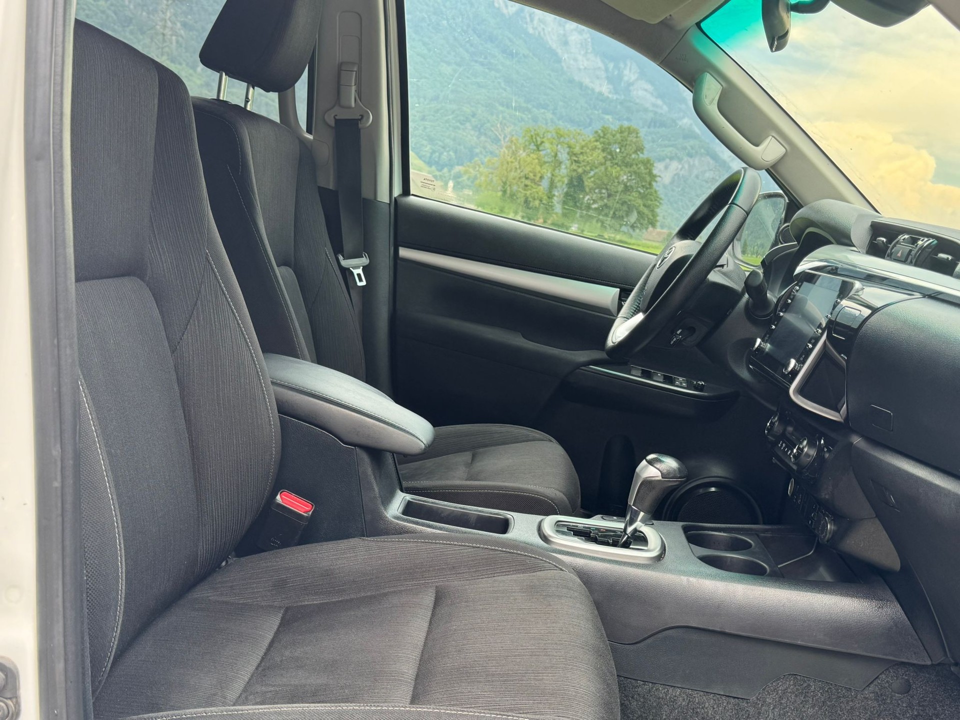 TOYOTA Hilux 2.4D-4D Style Double Cab 4x4 A-image-11