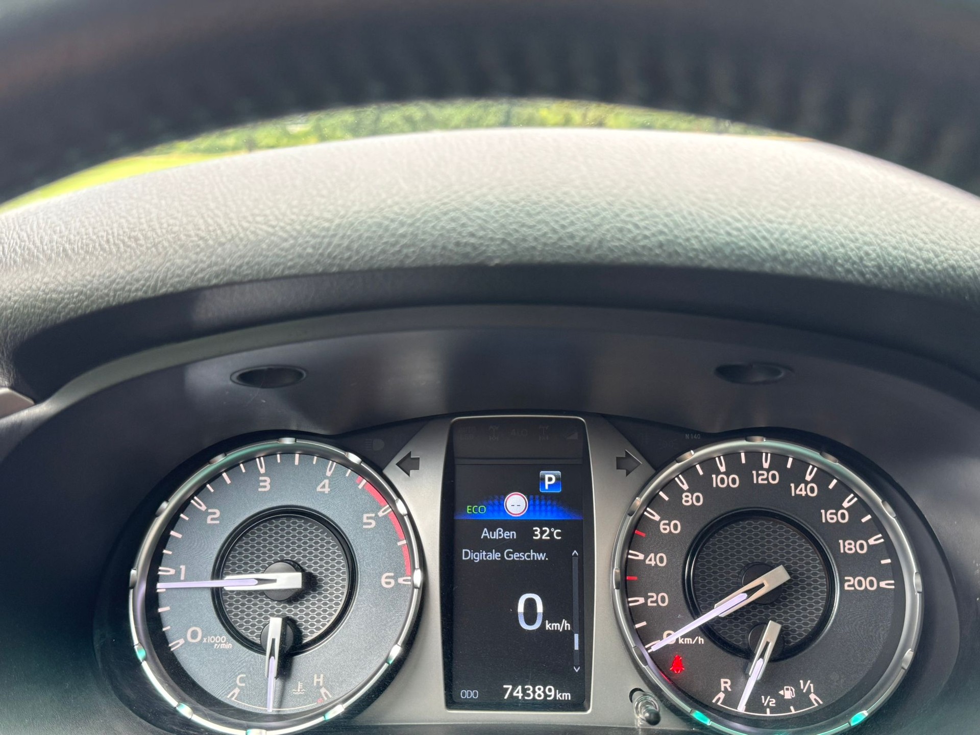 TOYOTA Hilux 2.4D-4D Style Double Cab 4x4 A-image-18