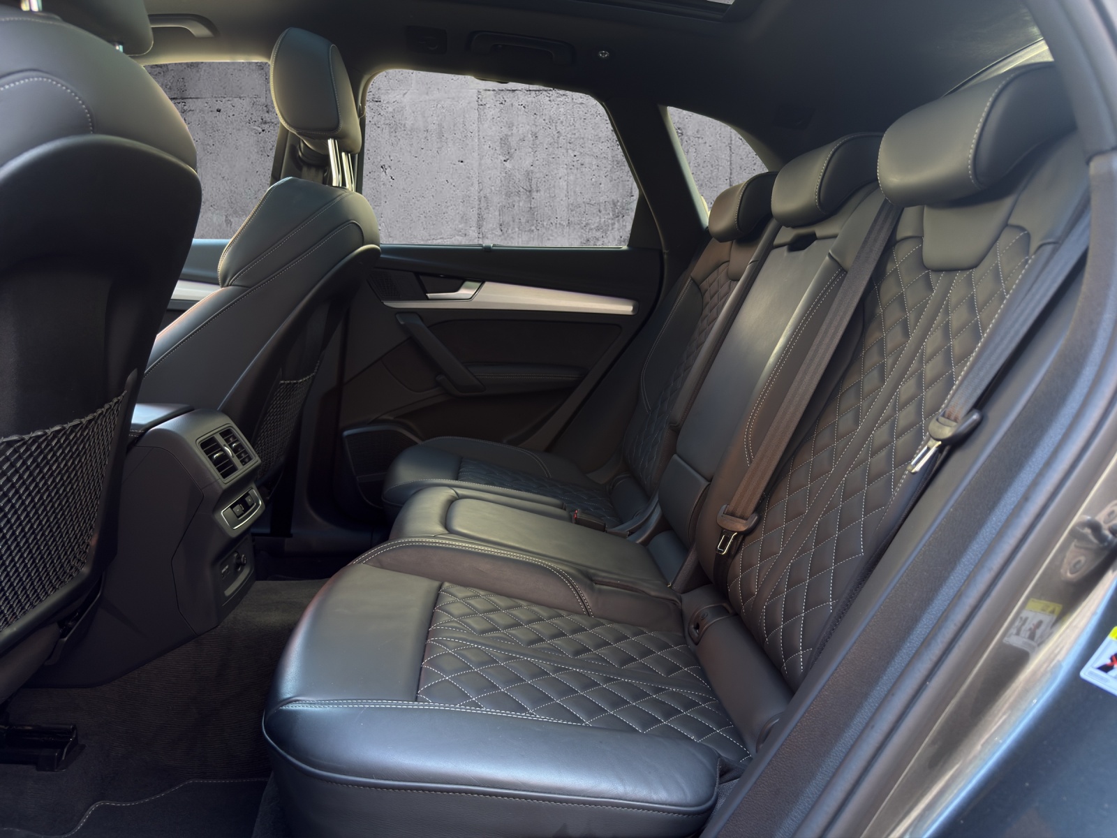 AUDI Q5 40 TDI Black Edition quattro S-tronic *CH-FZG. / Gratisservice / Werksgarantie*-image-9