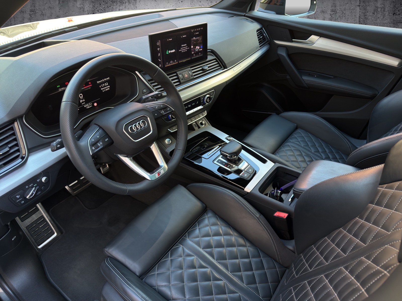 AUDI Q5 40 TDI Black Edition quattro S-tronic *CH-FZG. / Gratisservice / Werksgarantie*-image-6