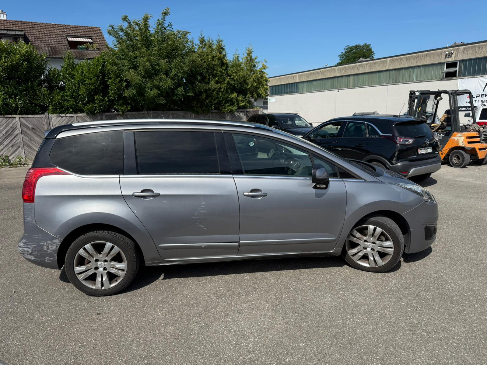 PEUGEOT 5008 1.6 16V T Style Tiptronic-image-3