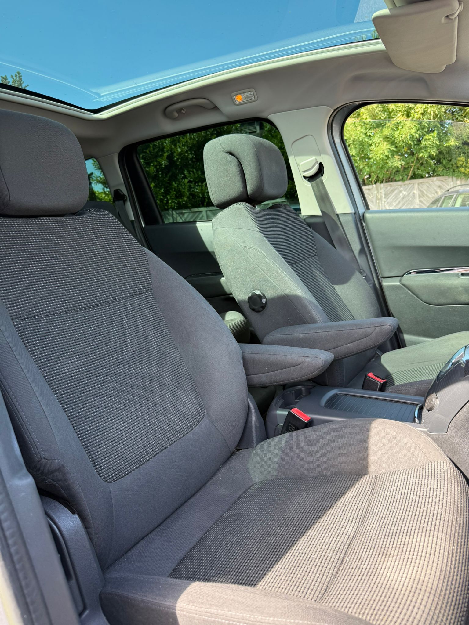 PEUGEOT 5008 1.6 16V T Style Tiptronic-image-12