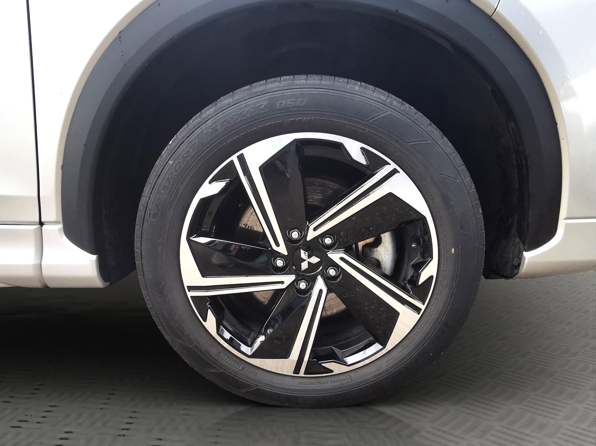 MITSUBISHI Eclipse Cross 2.4 PHEV Diamond 4x4-image-7