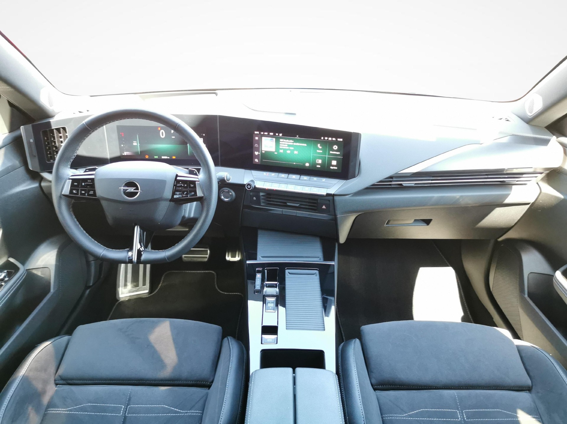OPEL Astra 1.2 T 130 Swiss Premium-image-3