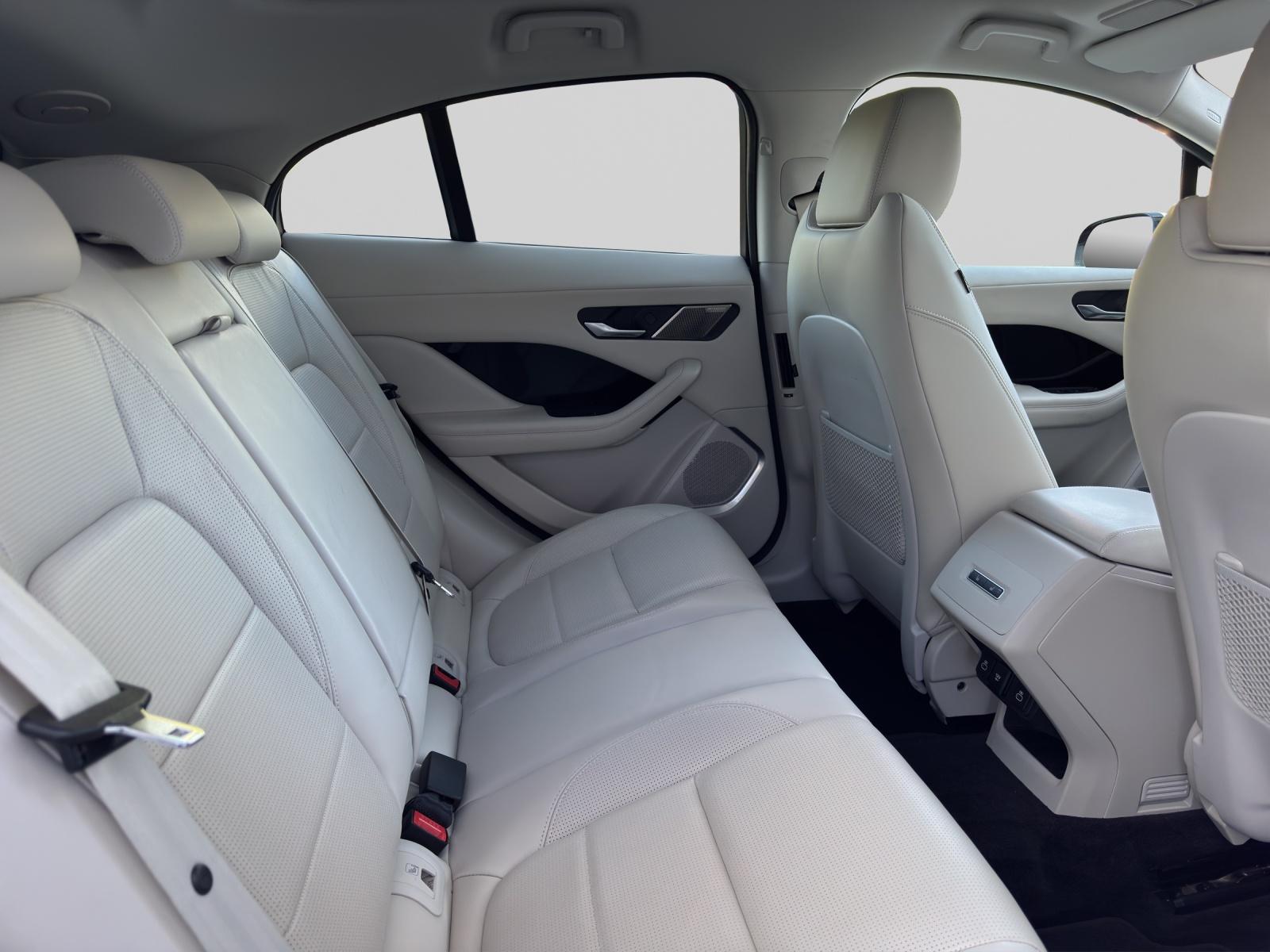 JAGUAR I-Pace EV400 HSE AWD 1.99% Leasing / Luftfederung-image-17