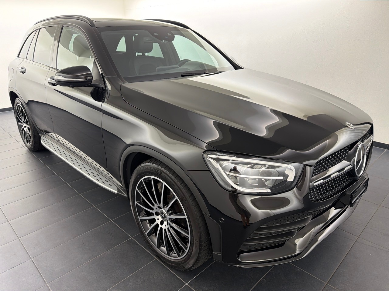 MERCEDES-BENZ GLC 220 d AMG Line 4Matic-image-3