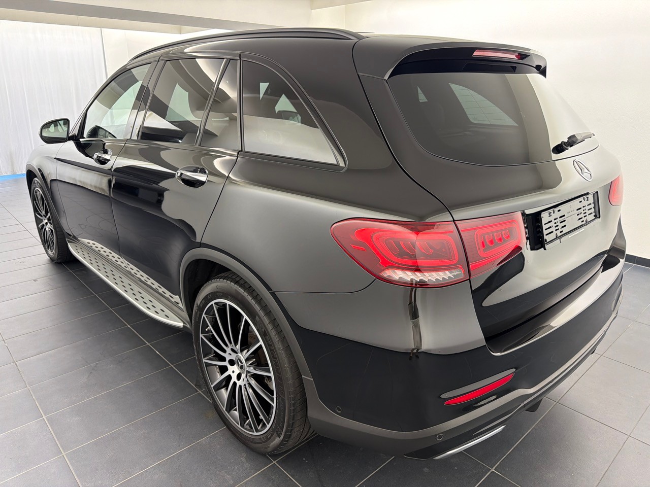 MERCEDES-BENZ GLC 220 d AMG Line 4Matic-image-1