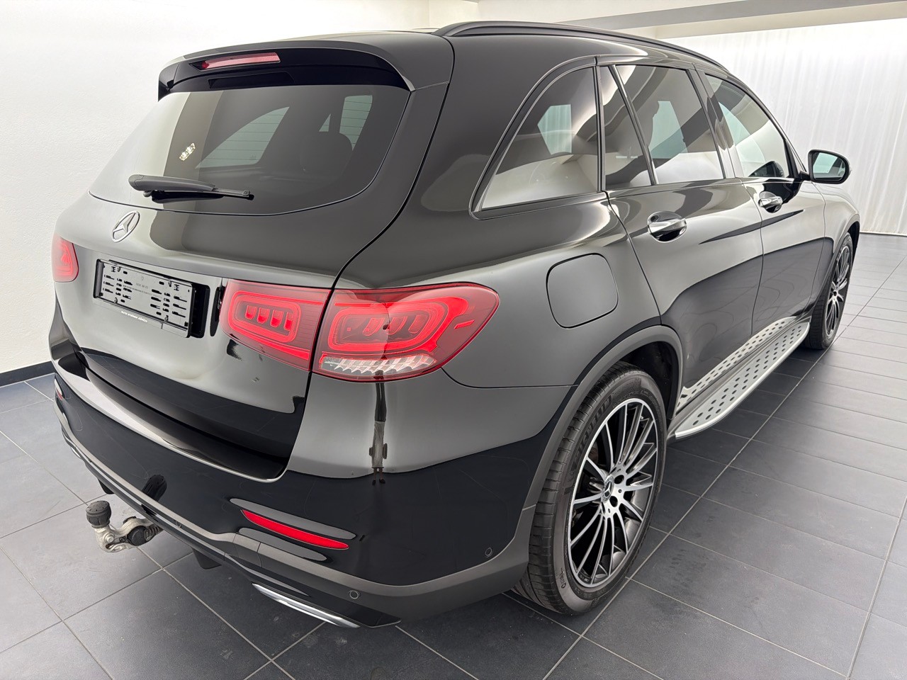 MERCEDES-BENZ GLC 220 d AMG Line 4Matic-image-2
