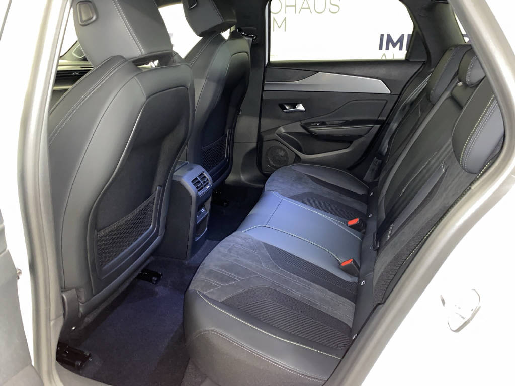 PEUGEOT 308 SW e-GT-image-16