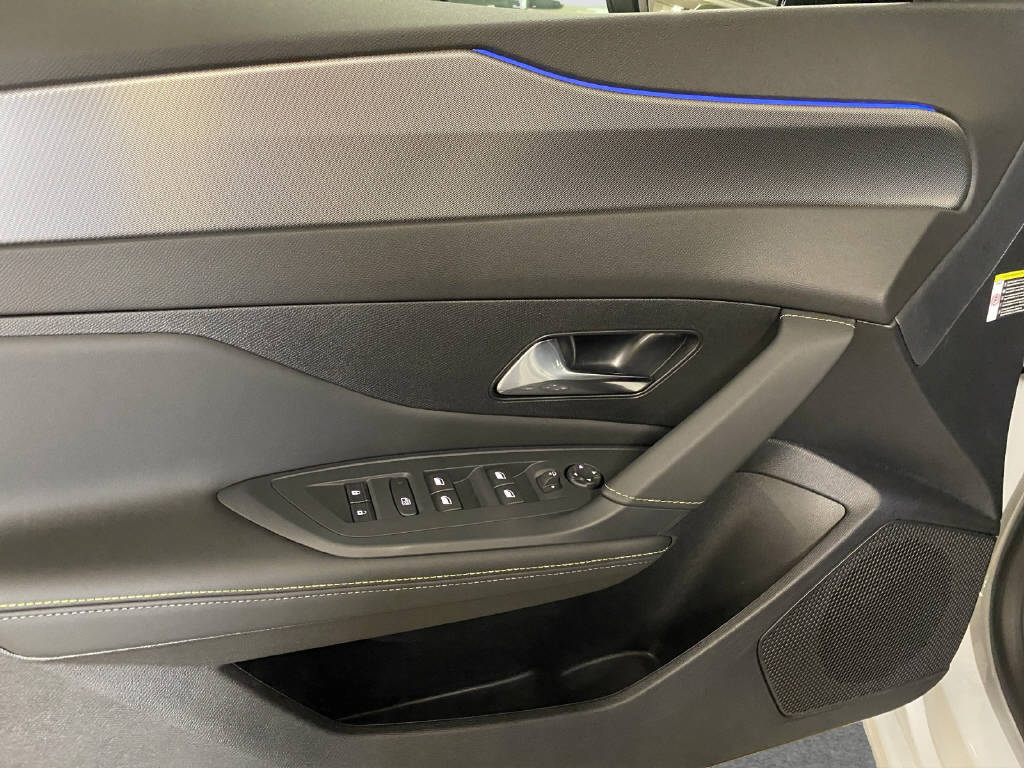 PEUGEOT 308 SW e-GT-image-11