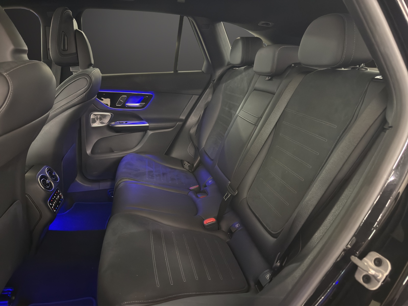 MERCEDES-BENZ GLC 200 4Matic 9G-Tronic-image-15