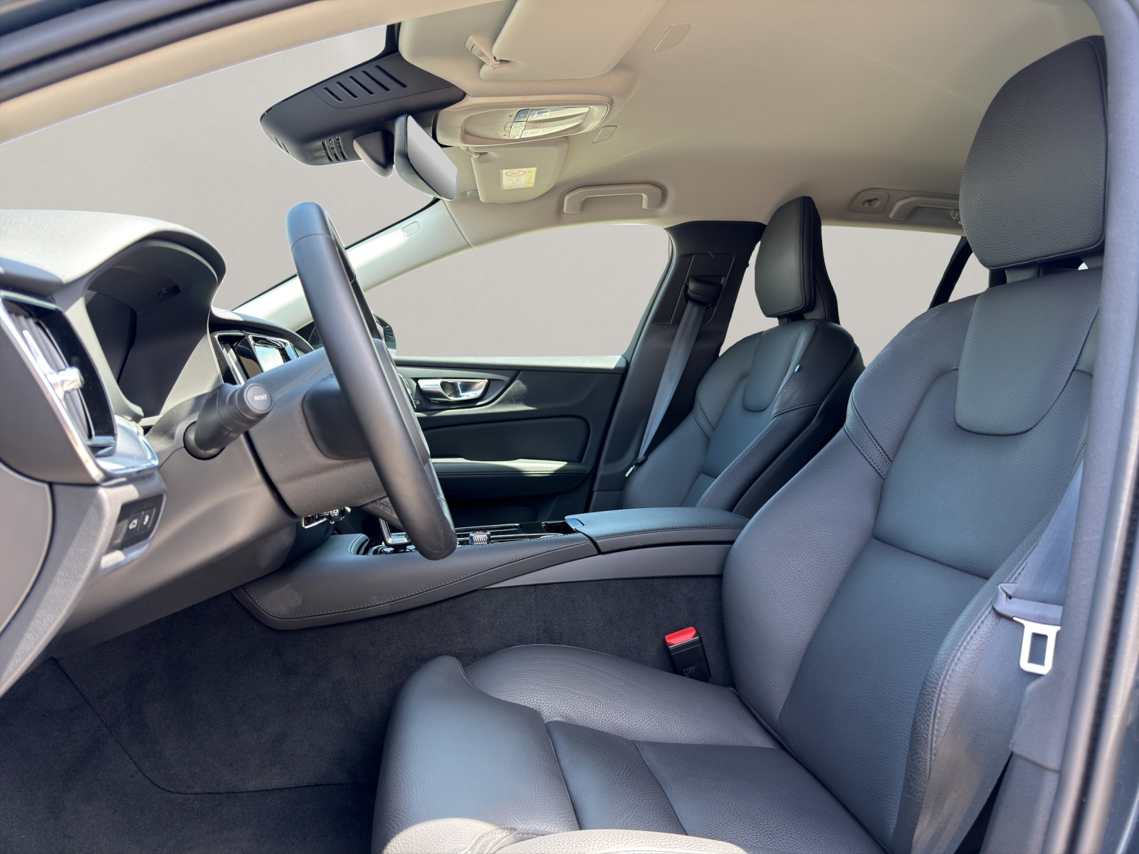 VOLVO V60 2.0 T6 TE Plus Dark eAWD .-image-8