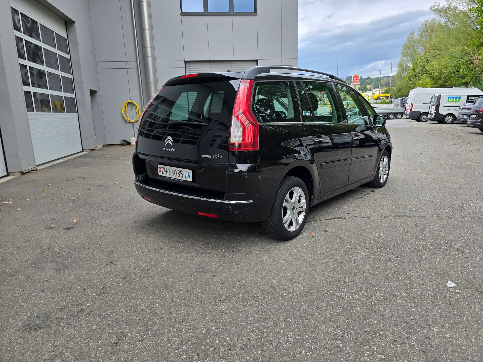 CITROEN Grand C4 Picasso 1.6i 16V Essentiel-image-4