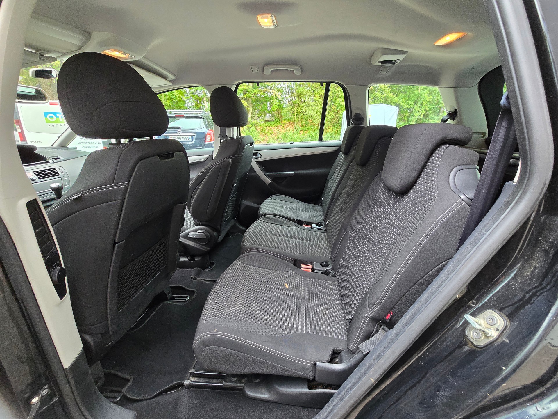 CITROEN Grand C4 Picasso 1.6i 16V Essentiel-image-8