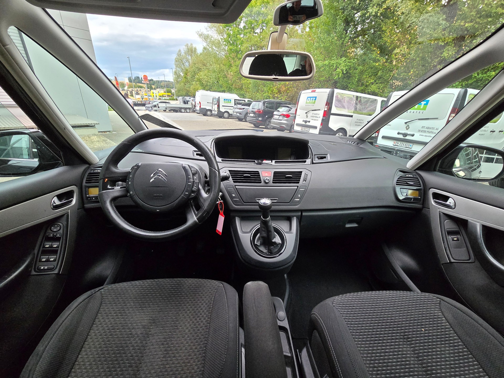 CITROEN Grand C4 Picasso 1.6i 16V Essentiel-image-9