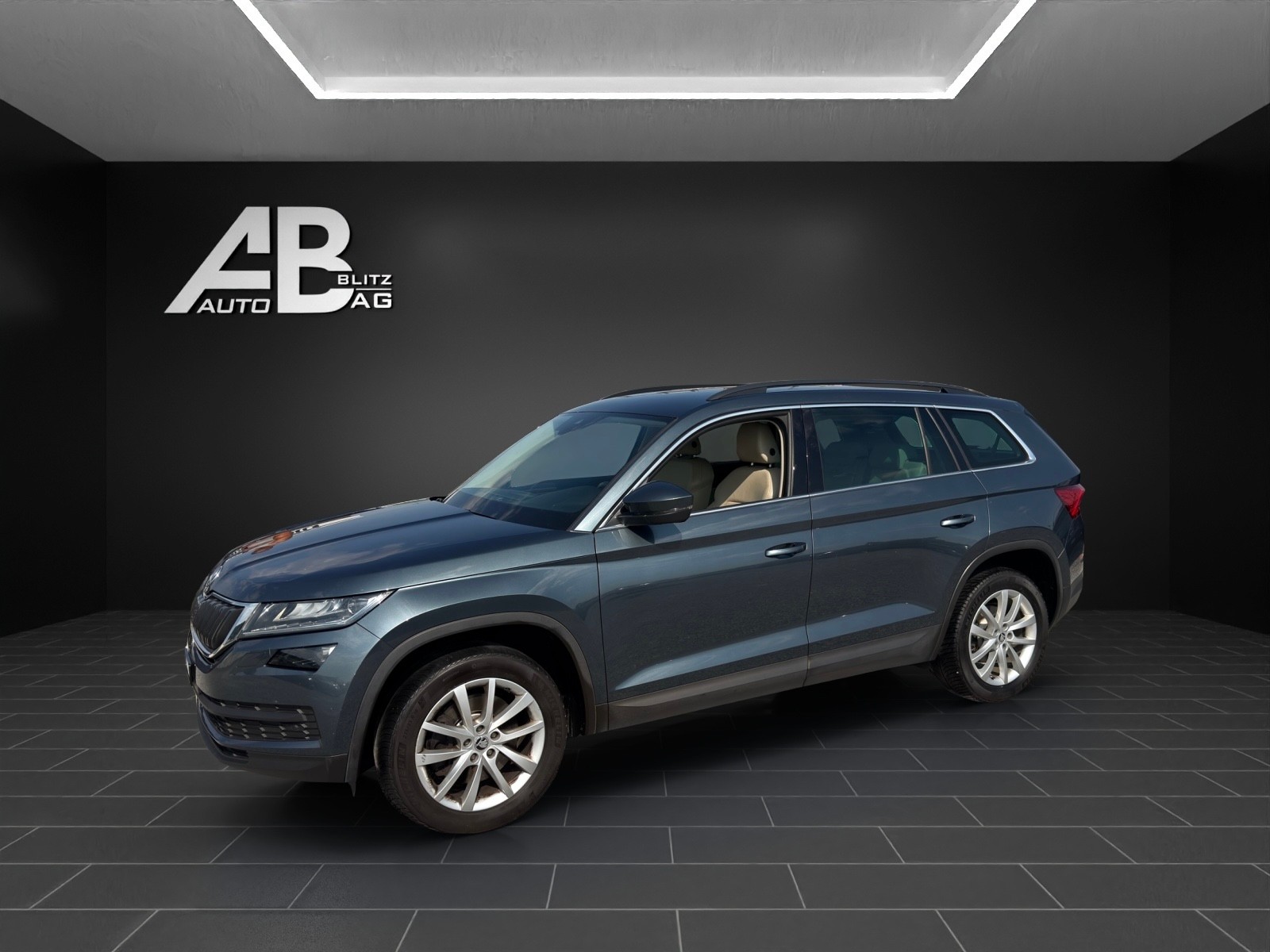 SKODA Kodiaq 2.0 TSI Style DSG 4x4 mit 180 PS * 7-Plätzer *-image-1