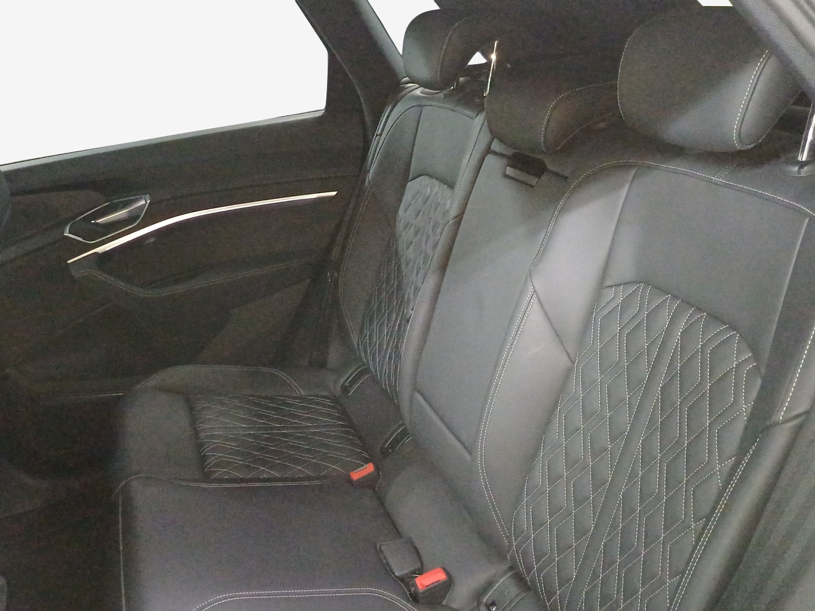 AUDI e-tron 55 Advanced quattro-image-12