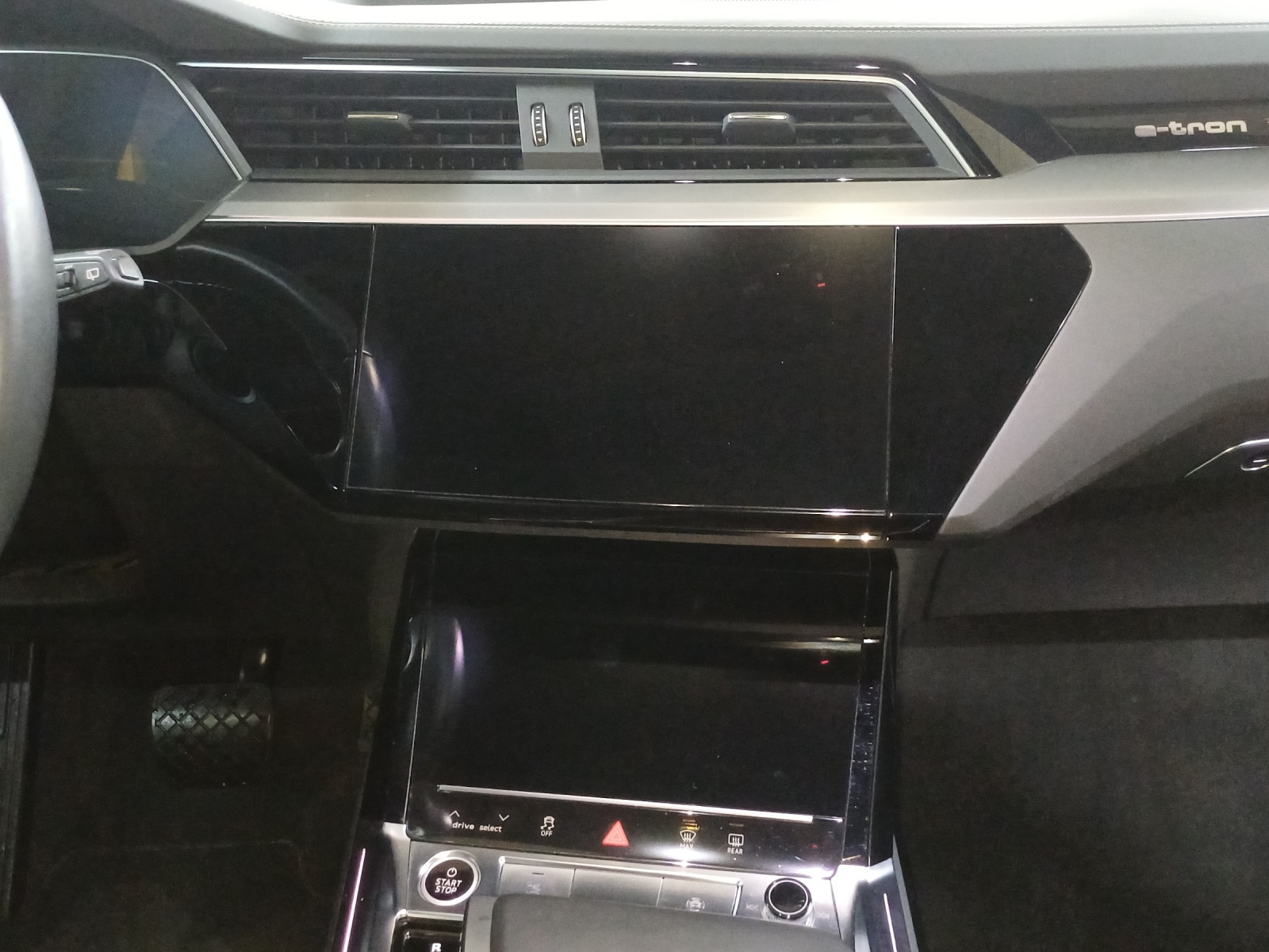 AUDI e-tron 55 Advanced quattro-image-11