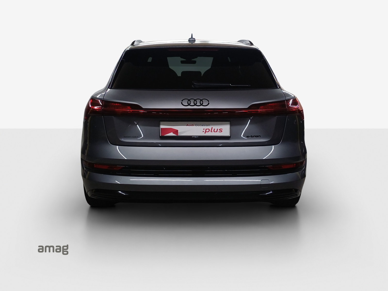 AUDI e-tron 55 Advanced quattro-image-4
