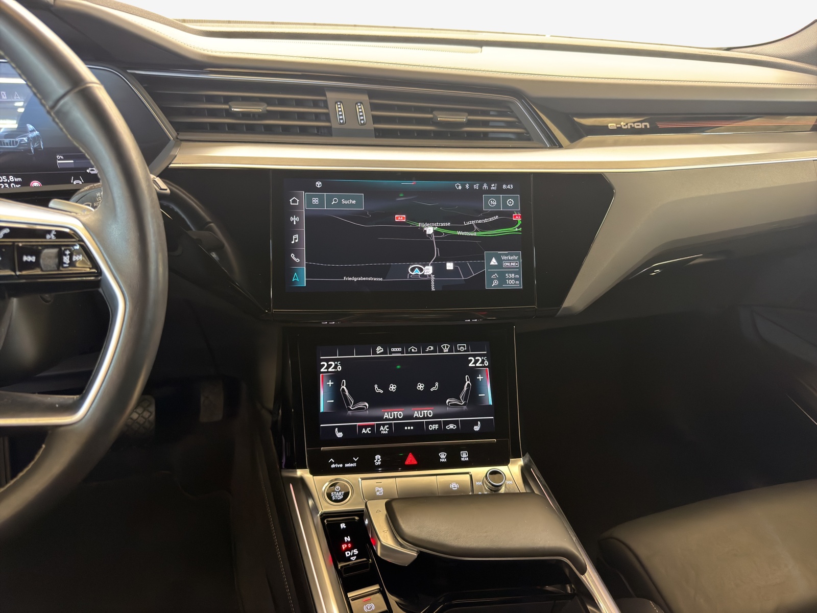 AUDI e-tron 55 Advanced quattro-image-11
